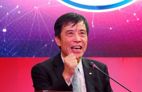 【比赛焦点瞬间】第8分钟，普埃尔塔斯外围尝试一脚低射，这球打偏了。